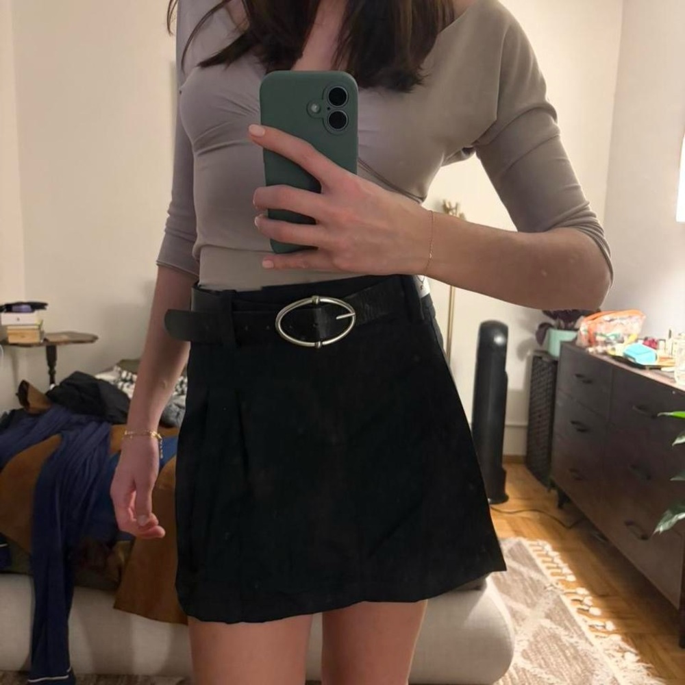Aritzia Navy Sunday Best Slight Pleated Skirt Size 0